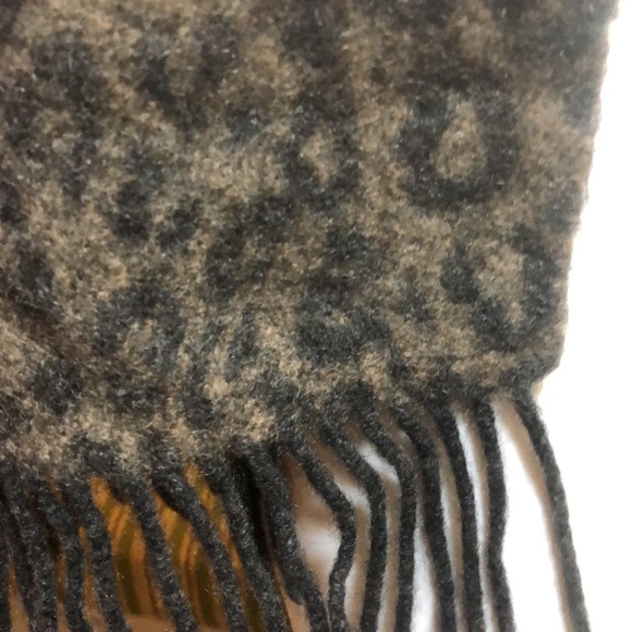Nordstrom 100%cashmere animal print scarf - Picture 4 of 4